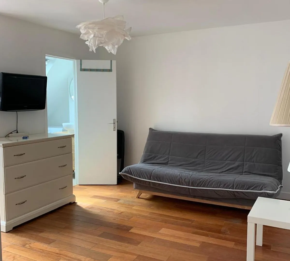 Studio Saint-Germain-Des-Pres Paris France